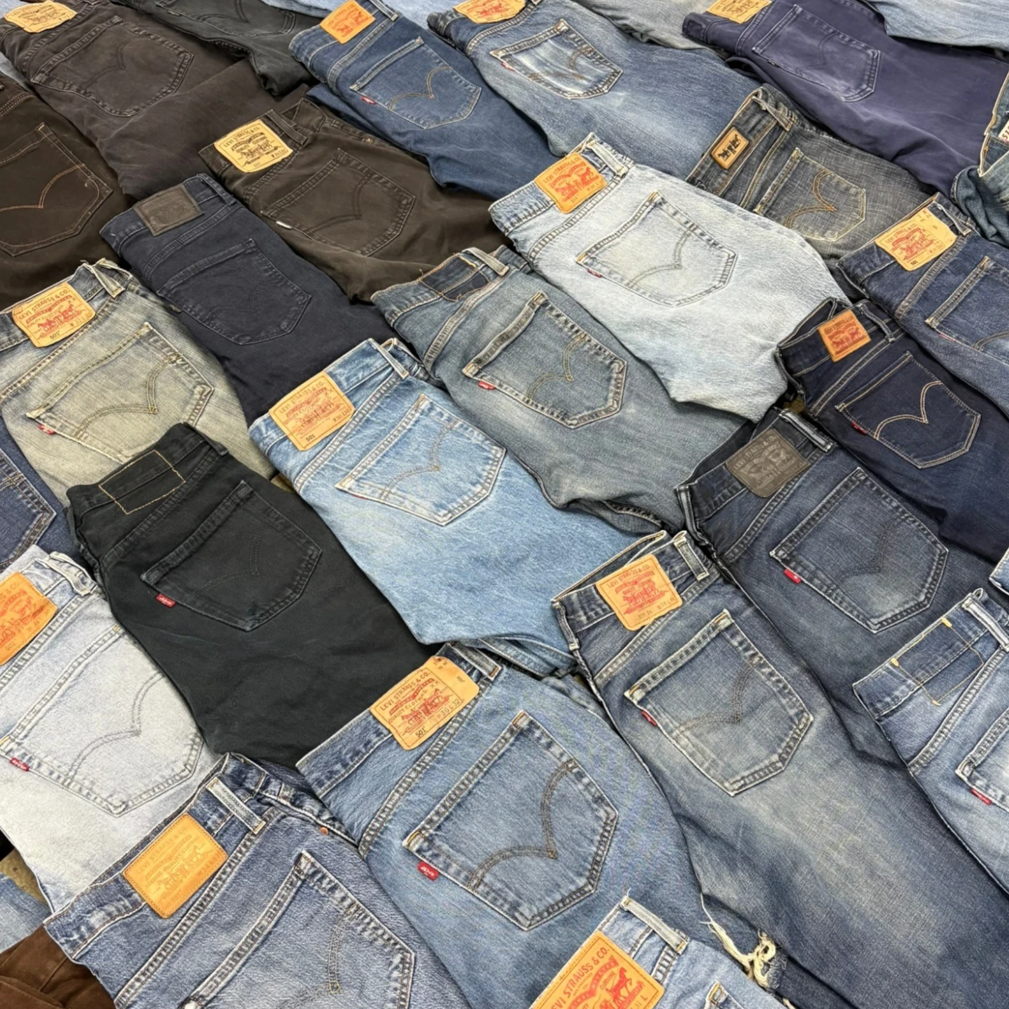 BOX JEANS LEVI'S AL Kg GRADO A + + - immagine 7