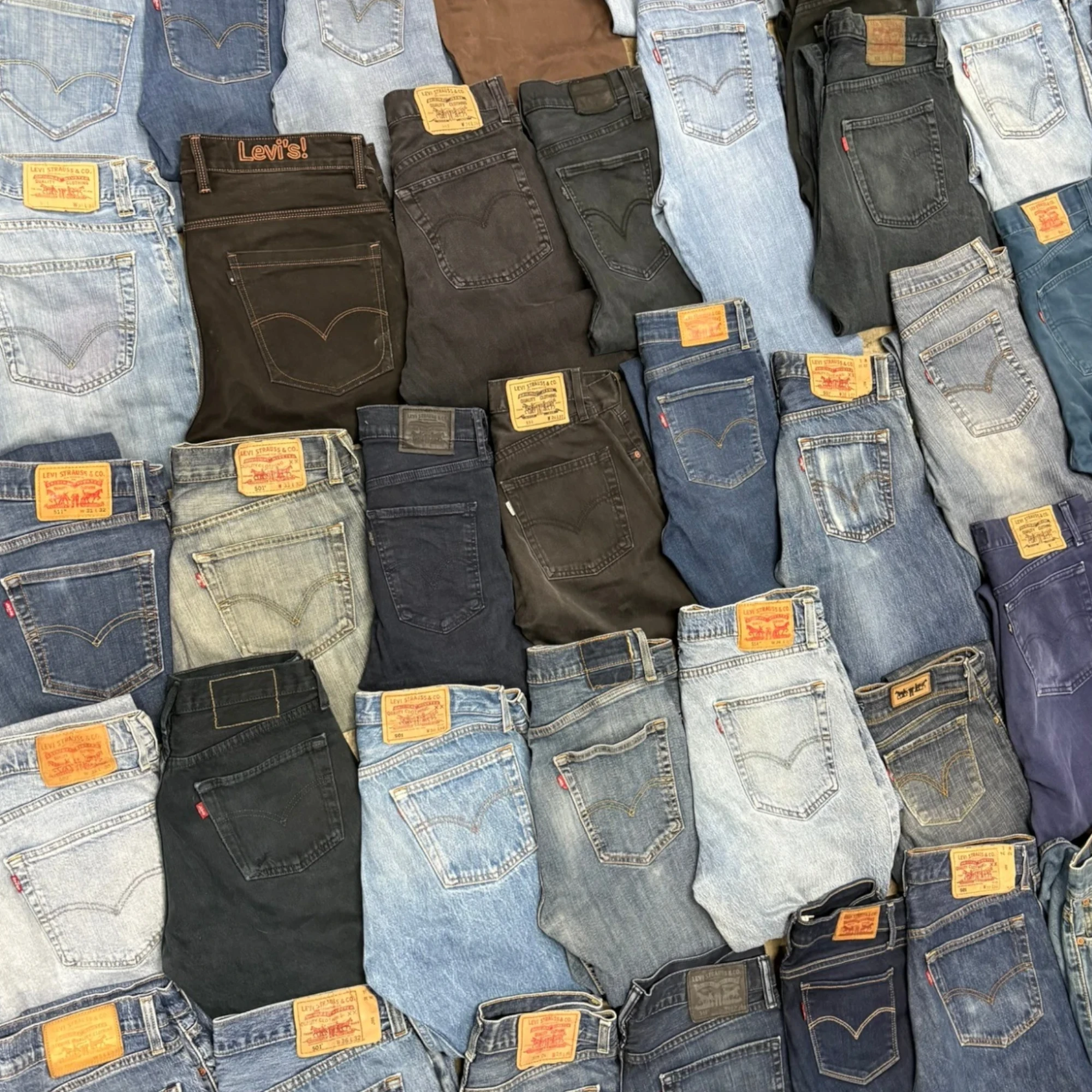 BOX JEANS LEVI'S AL Kg GRADO A + + - immagine 4