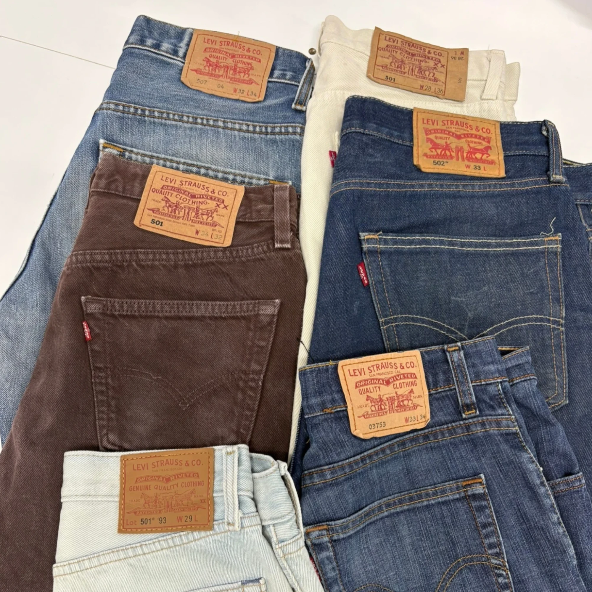 BOX JEANS LEVI'S AL Kg GRADO A + + - immagine 3