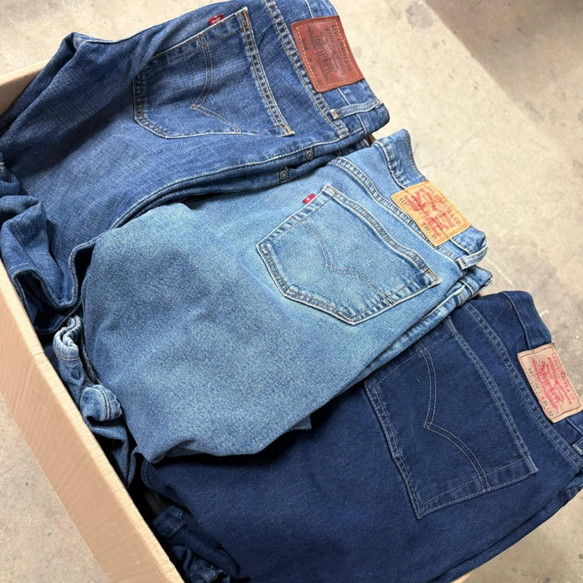 BOX JEANS LEVI'S AL Kg GRADO A + + - immagine 6